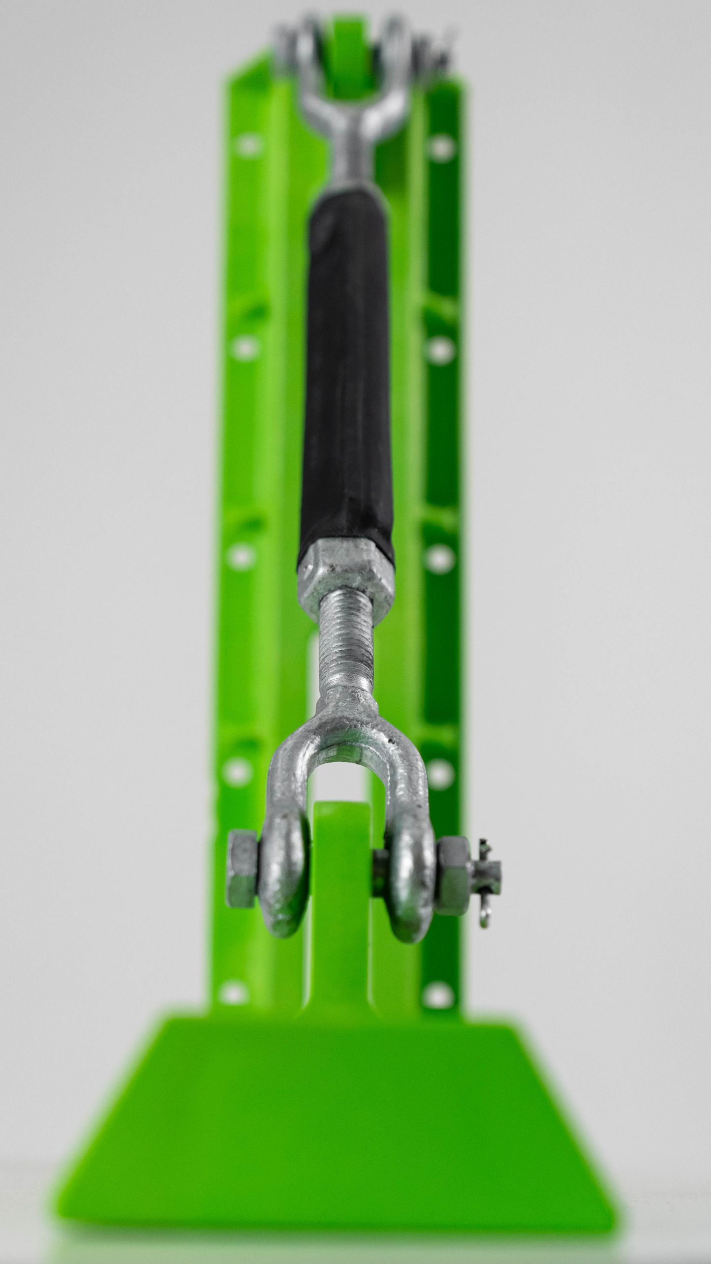 EdgePro FlexEdge 600, turnbuckle detail, front on
