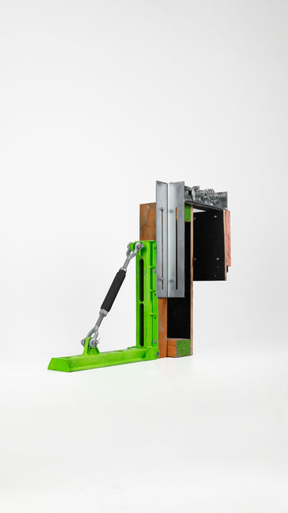EdgePro FlexEdge 600, in use bracing a timber form