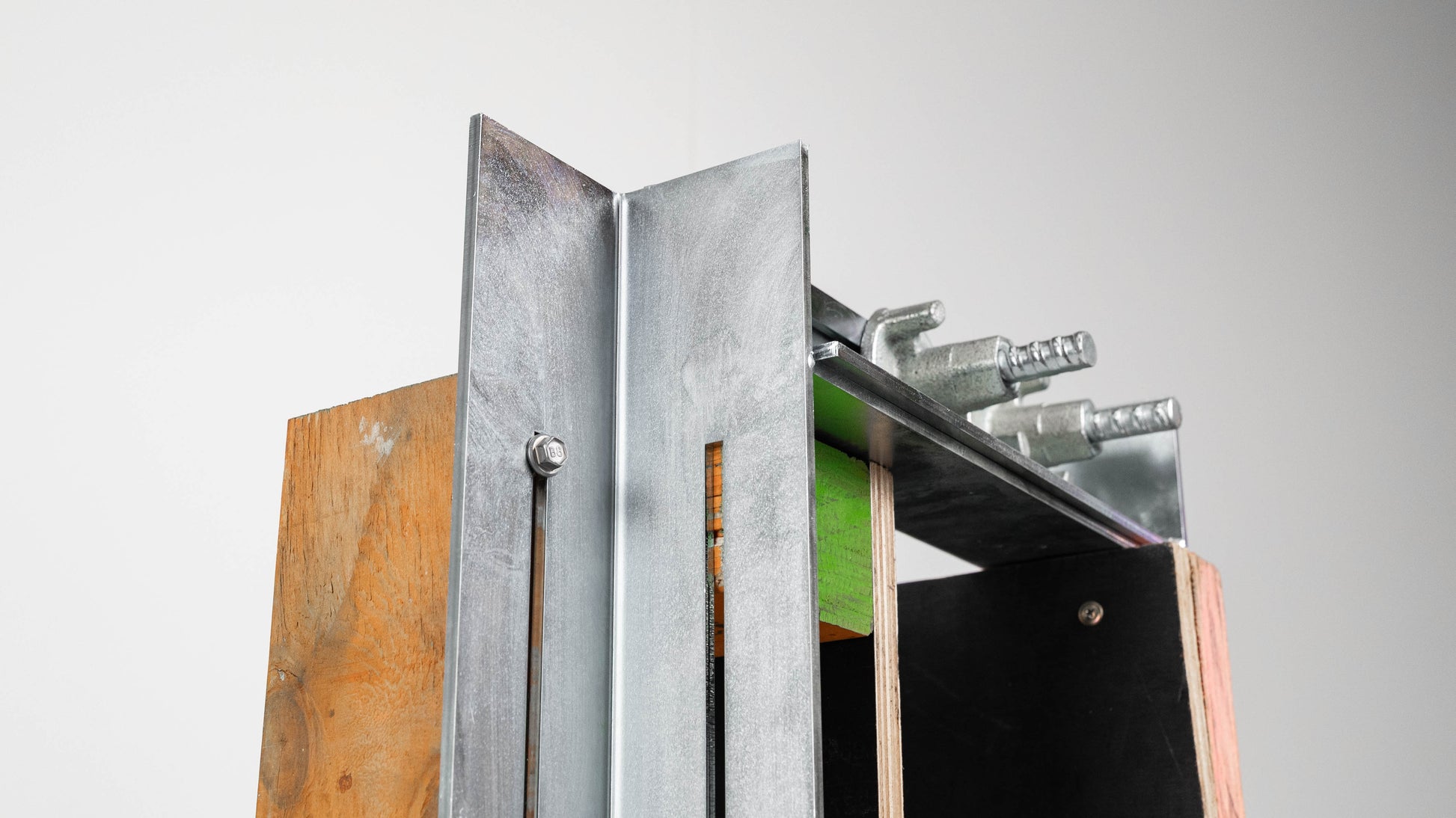 EdgePro RebateEdge Slab 450, in use forming a rebate