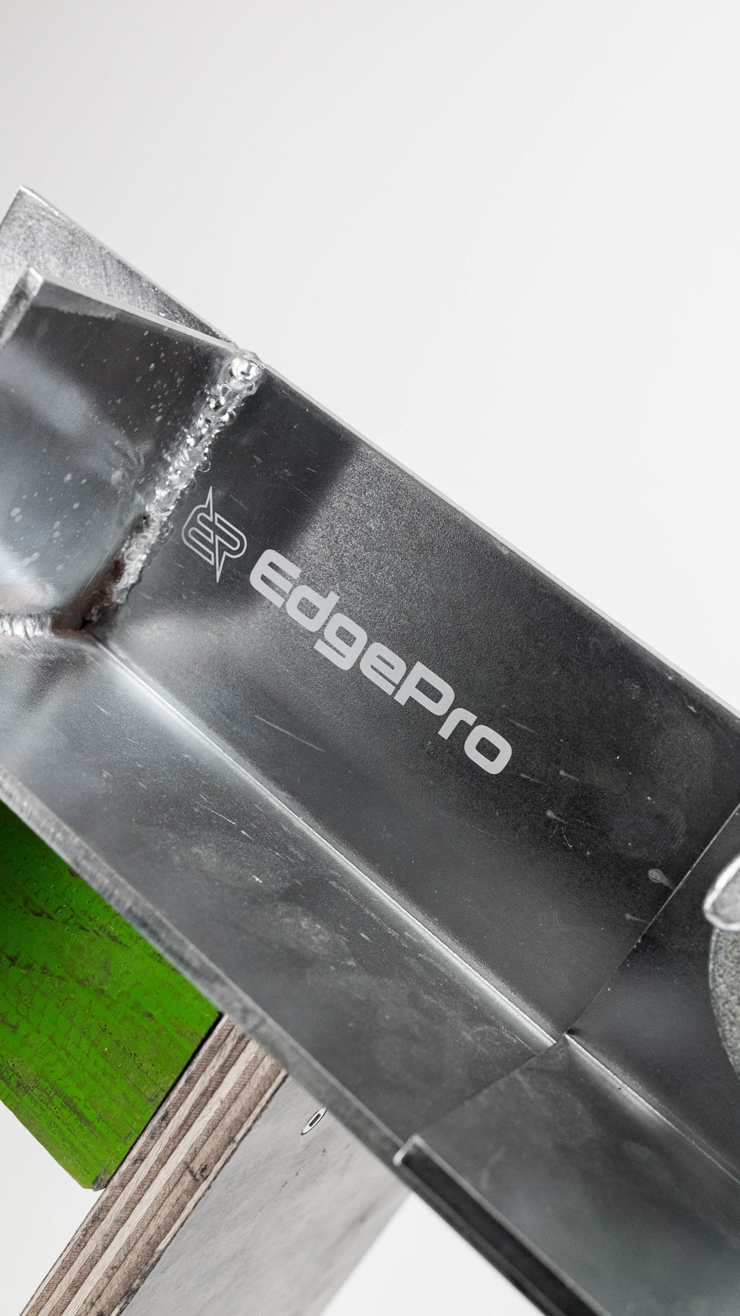 EdgePro RebateEdge Slab 450, branded channel detail