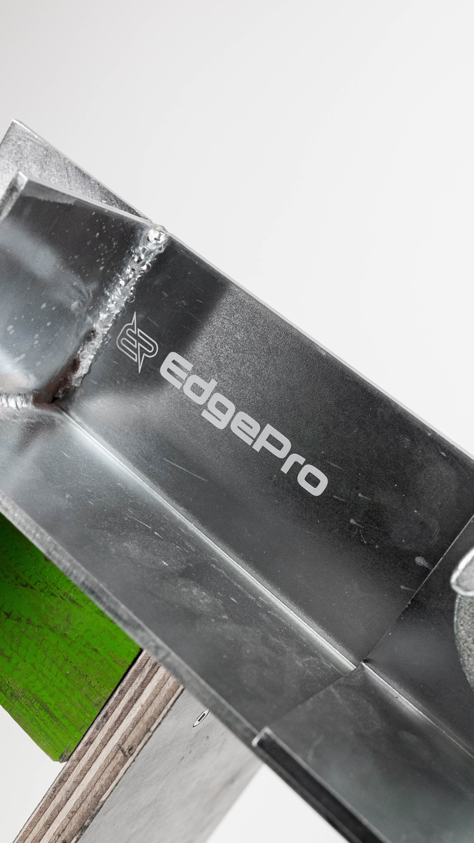 EdgePro RebateEdge Slab 450, branded channel detail