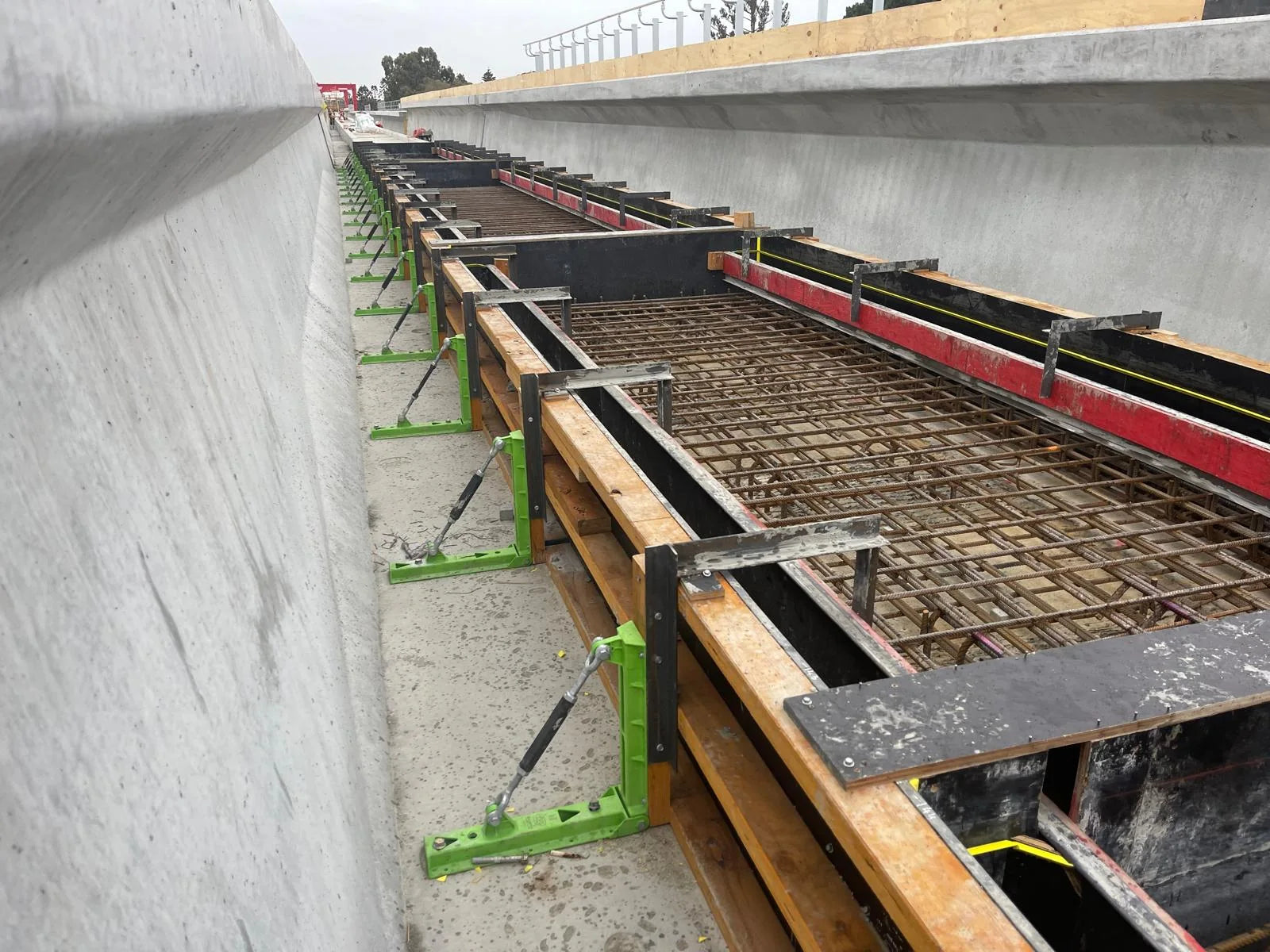 ep hero 8 bridge parapet run